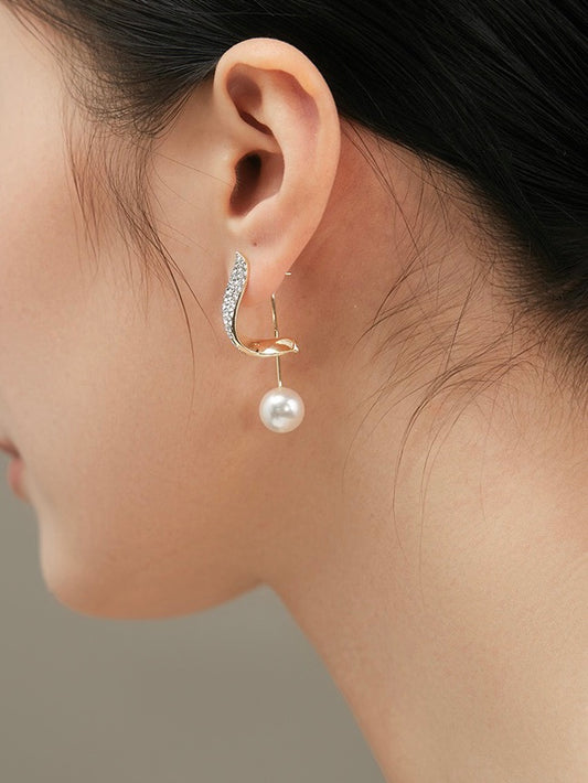 Gold Leaf Pearl Earrings